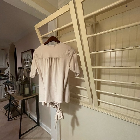 3 dots wrap blouse - Picture 2 of 3